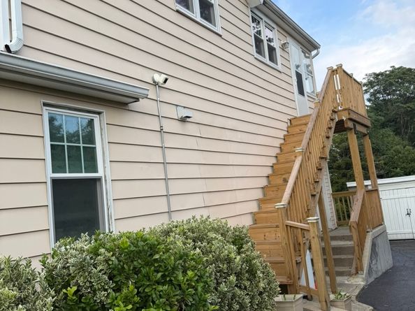 16 Raymond Street, New Canaan CT 06840