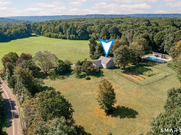 195 Webb Circle, Monroe CT 06468