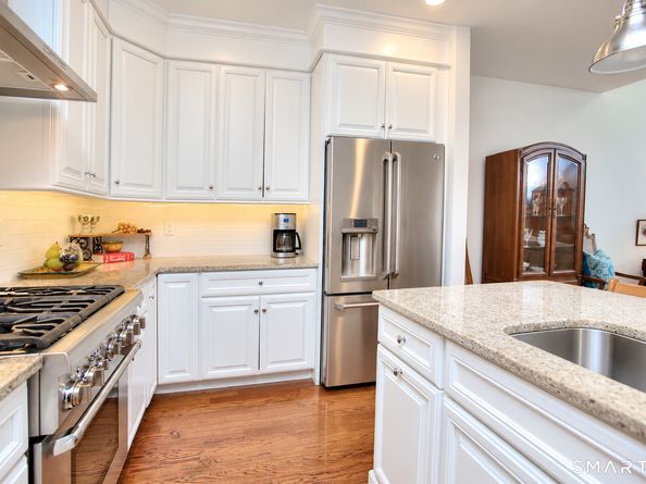 77 Sunset Lane 4, Ridgefield CT 06877