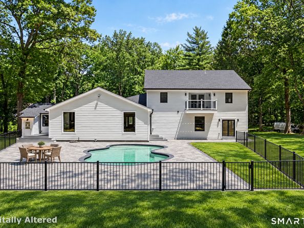 203 Wildflower Lane, Fairfield CT 06824
