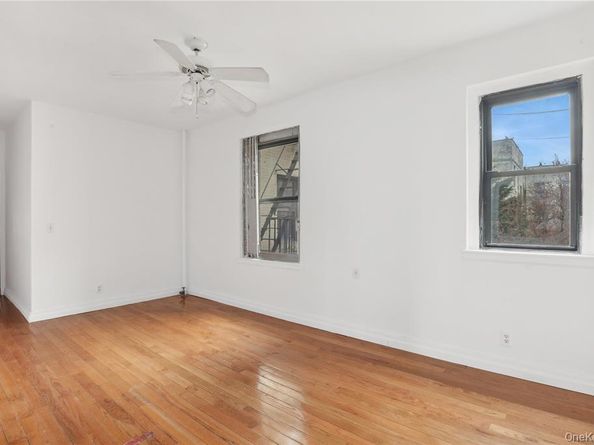 21-57 33rd Street 4D, Astoria NY 11105