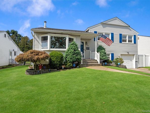 582 Benton Road, East Meadow NY 11554