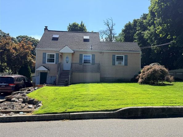 67 Rosewood Road, Kings Park NY 11754