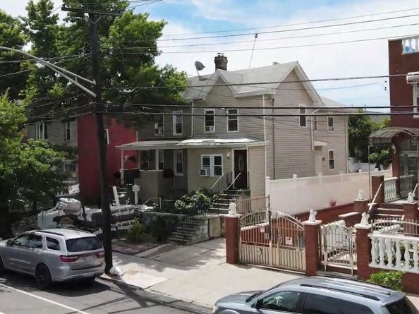 752 E 222nd Street, Bronx NY 10467
