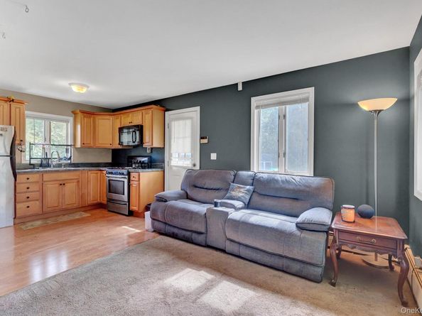 130 Hawthorne Road, Rocky Point NY 11778