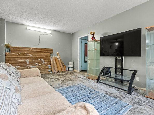 161 Pearsall Drive 4B, Mount Vernon NY 10552