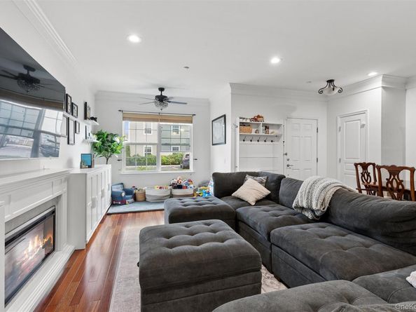 19 Strangford Court 110, Oceanside NY 11572