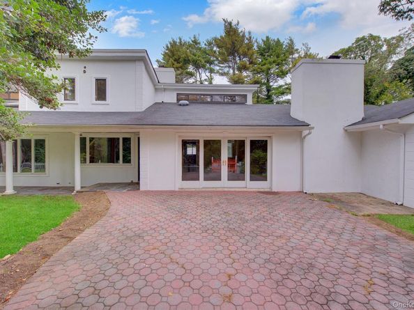 549 Woodbury Road, Cold Spring Harbor NY 11724