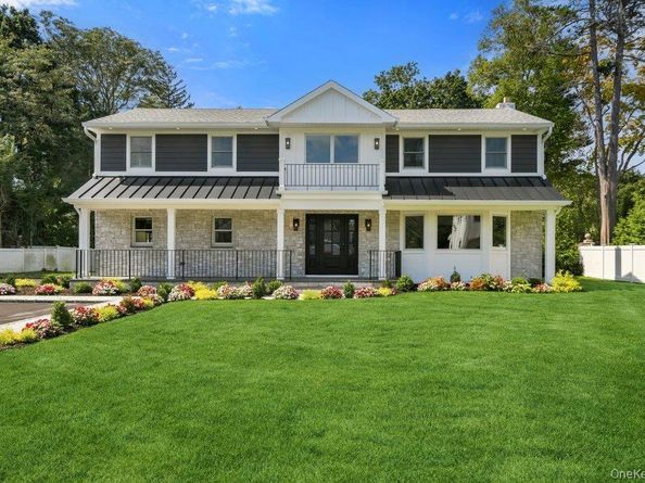 3 Aron Drive, Woodbury NY 11797