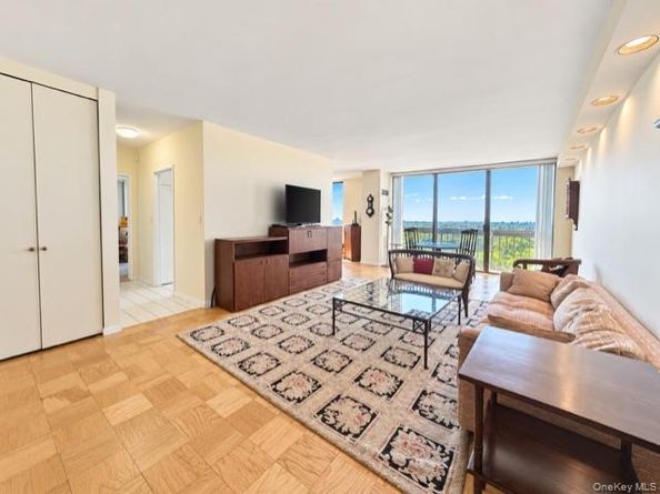 26910 Grand Central Parkway 15B, Floral Park NY 11005