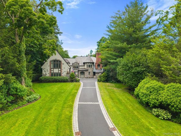 10 Broadmoor Road, Scarsdale NY 10583