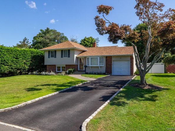 17 Keswick Drive, East Islip NY 11730