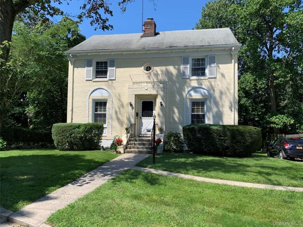 20 Elaine Terrace, Yonkers NY 10701