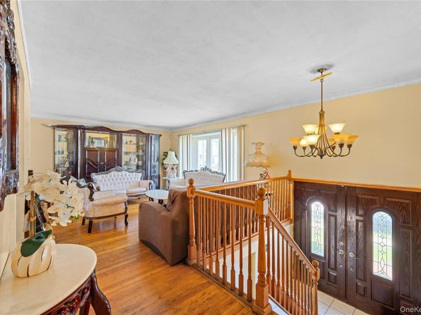 3185 Schreiber Place, Baldwin NY 11510