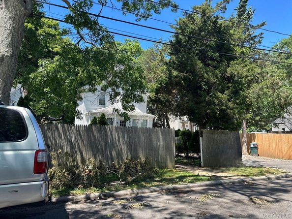 55 9th Avenue, Huntington Station NY 11746