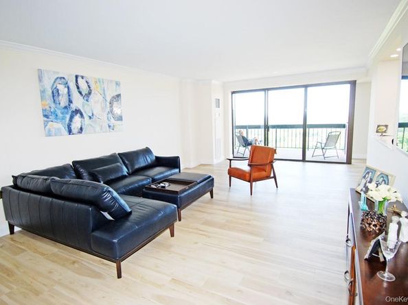 27010 Grand Central 22G, Floral Park NY 11005