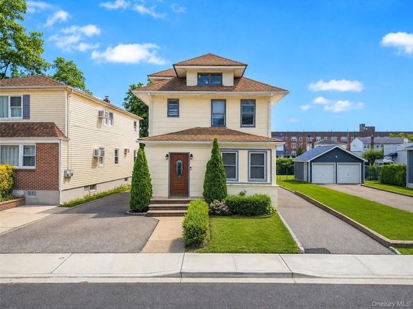 22 Devine Street, Lynbrook NY 11563