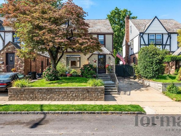 5022 Overbrook Street, Douglaston NY 11362