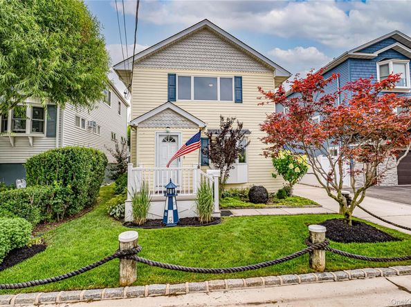 15 West Boulevard, East Rockaway NY 11518