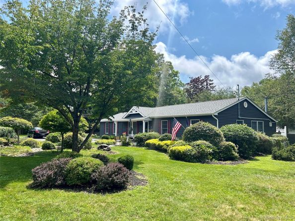 54 Madeline Road, Ridge NY 11961