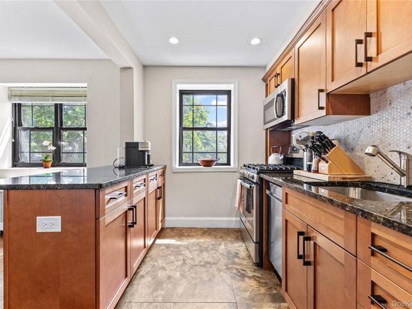 20 Manchester Road 2L, Eastchester NY 10709