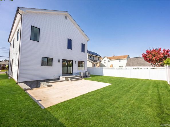 43 Westbury Avenue, Mineola NY 11501