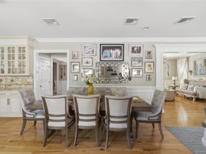 27 Davison Place, Rockville Centre NY 11570
