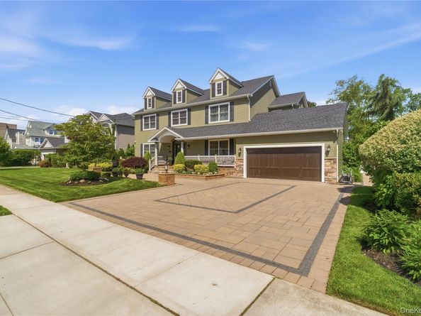 27 Davison Place, Rockville Centre NY 11570