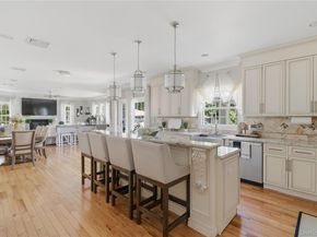 27 Davison Place, Rockville Centre NY 11570