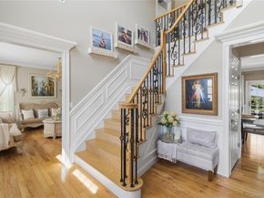 27 Davison Place, Rockville Centre NY 11570