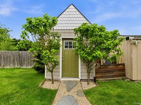 6 Lea Avenue, Manorville NY 11949