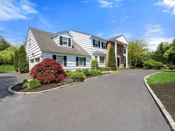 119 Plainview Road, Woodbury NY 11797