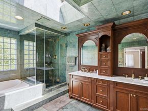 119 Plainview Road, Woodbury NY 11797
