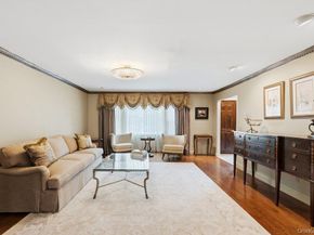 119 Plainview Road, Woodbury NY 11797