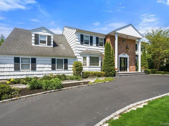 119 Plainview Road, Woodbury NY 11797