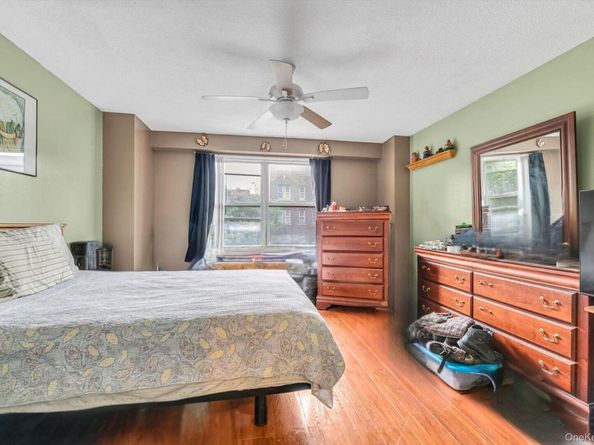 2550 Olinville Avenue 4E, Bronx NY 10467