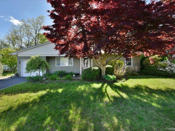 20 Dumond Place, Coram NY 11727