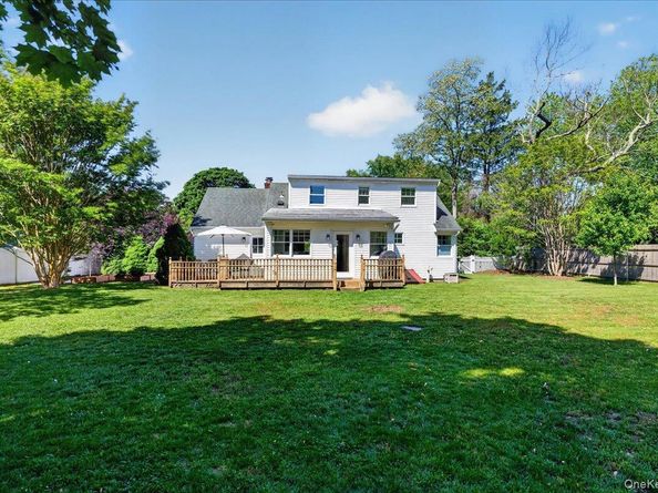 17 Barteau Avenue, Blue Point NY 11715