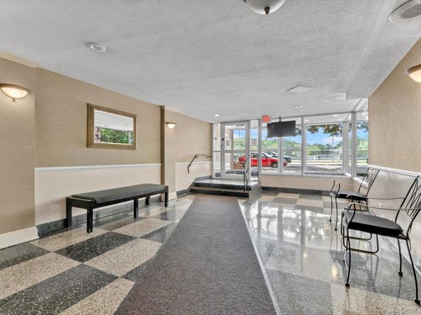 83-11 139 Street 4G, Briarwood NY 11435