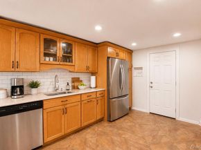 3 Sugar Pine Circle, Medford NY 11763