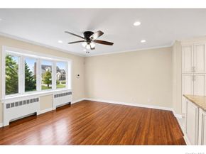 85 Todd Road, Valley Stream NY 11580