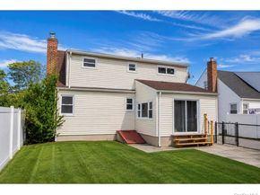85 Todd Road, Valley Stream NY 11580