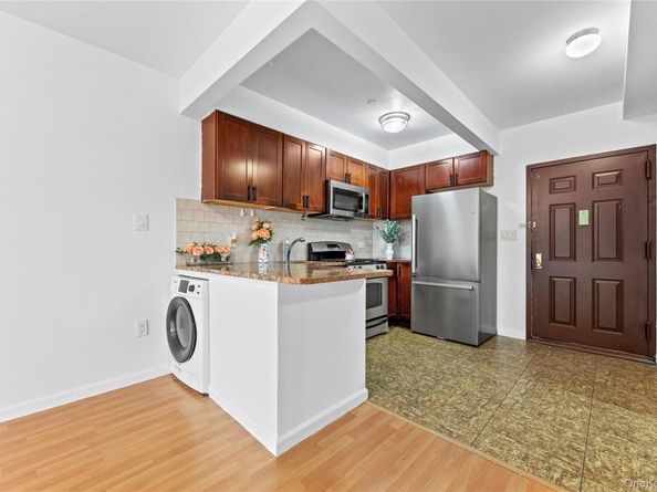 71-33 162nd Street 3F, Fresh Meadows NY 11365