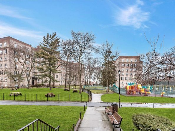 51-34 30 Avenue E2, Woodside NY 11377