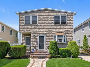 206 Arlington Street, Mineola NY 11501