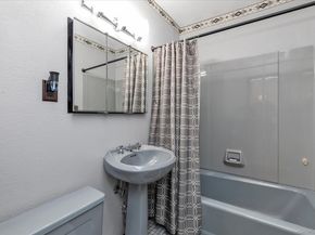 206 Arlington Street, Mineola NY 11501