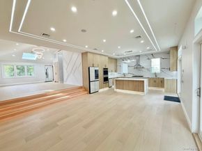 109 Nassau Drive, Albertson NY 11507