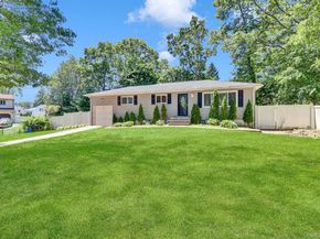 9 Taft Court, Deer Park NY 11729
