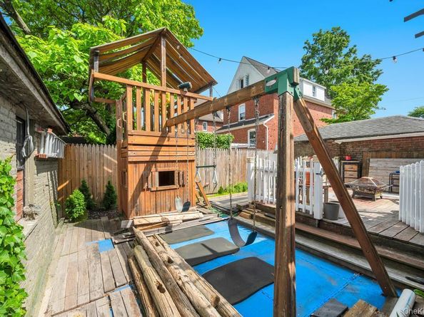 65 Bixley Heath, Lynbrook NY 11563