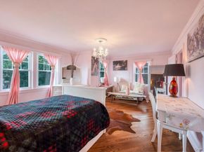 65 Bixley Heath, Lynbrook NY 11563